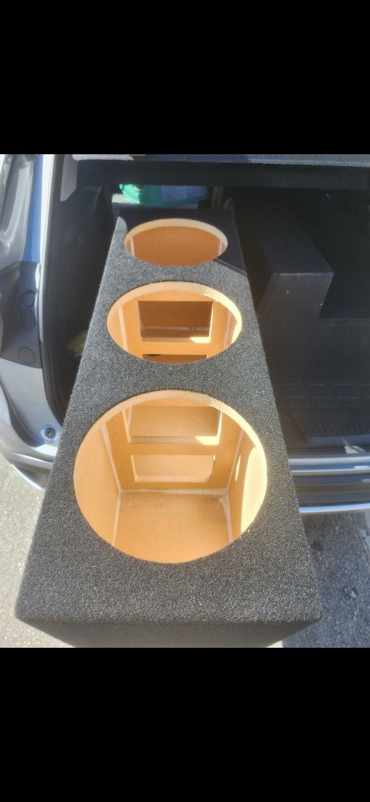 Custom Triple 12" With 2 Center Braces 1 Conection Premium Carpet 14x14x38