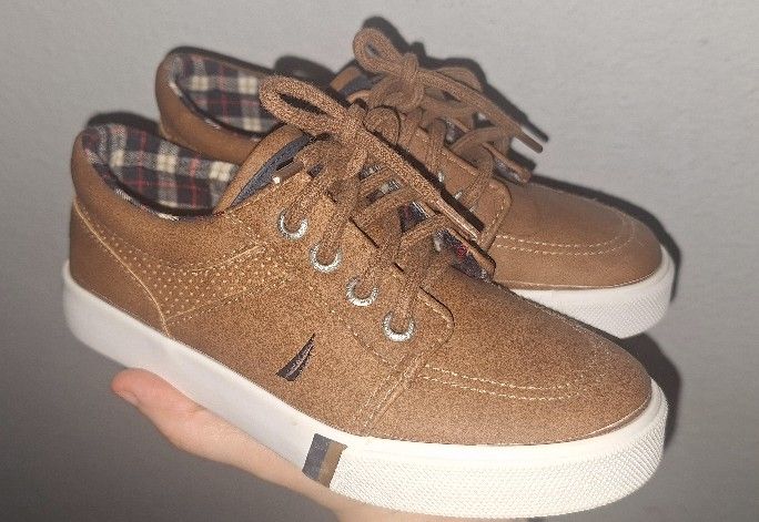 Boys Sz 12 Nautica Shoes