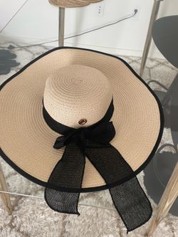 sun hat and UV protection gloves
