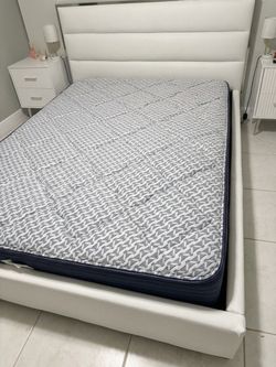 Queen Serta Mattress