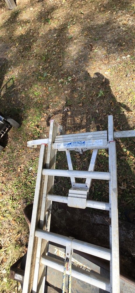 24" Ladder With Stabilizer