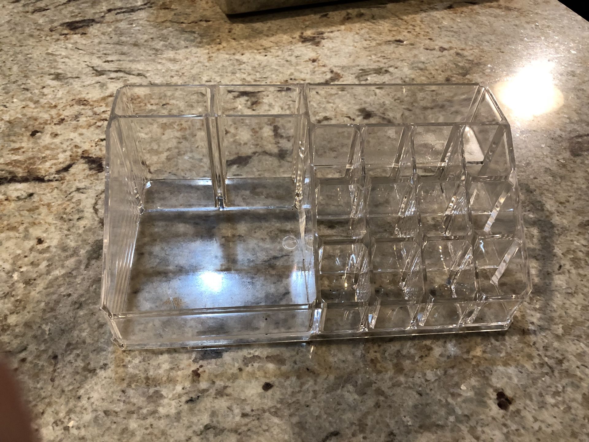 Acrylic makeup organizer