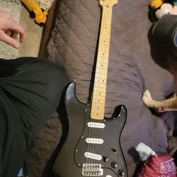 1994 Mexican fender stratocaster great condition maple fretboard arrow straight neck easy player