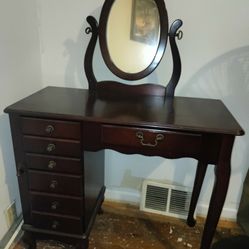 Queen Anne Style Vanity Table with Jewelry Storage