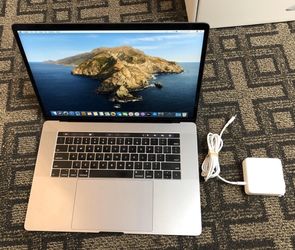 MacBook Pro 15” Touch Bar (mid 2018) i7 512GB SSD