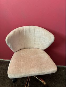 Vanity chair