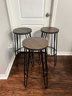 Set of 3 Bar Stools – Wood & Black Metal