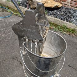 Geerpress Royal Prince Mop Wringer & Bucket