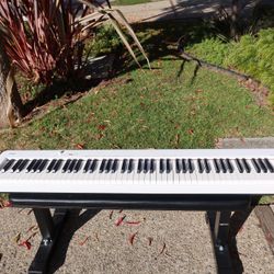 Casio White MIDI Keyboard