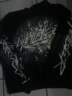 Hellstar hoodie(size small)