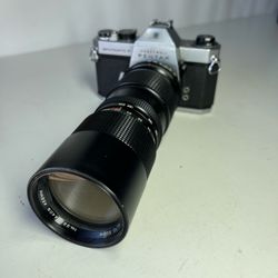 Vintage Honeywell Pentax Spotmatic 35mm Film Camera with Zoom Lens