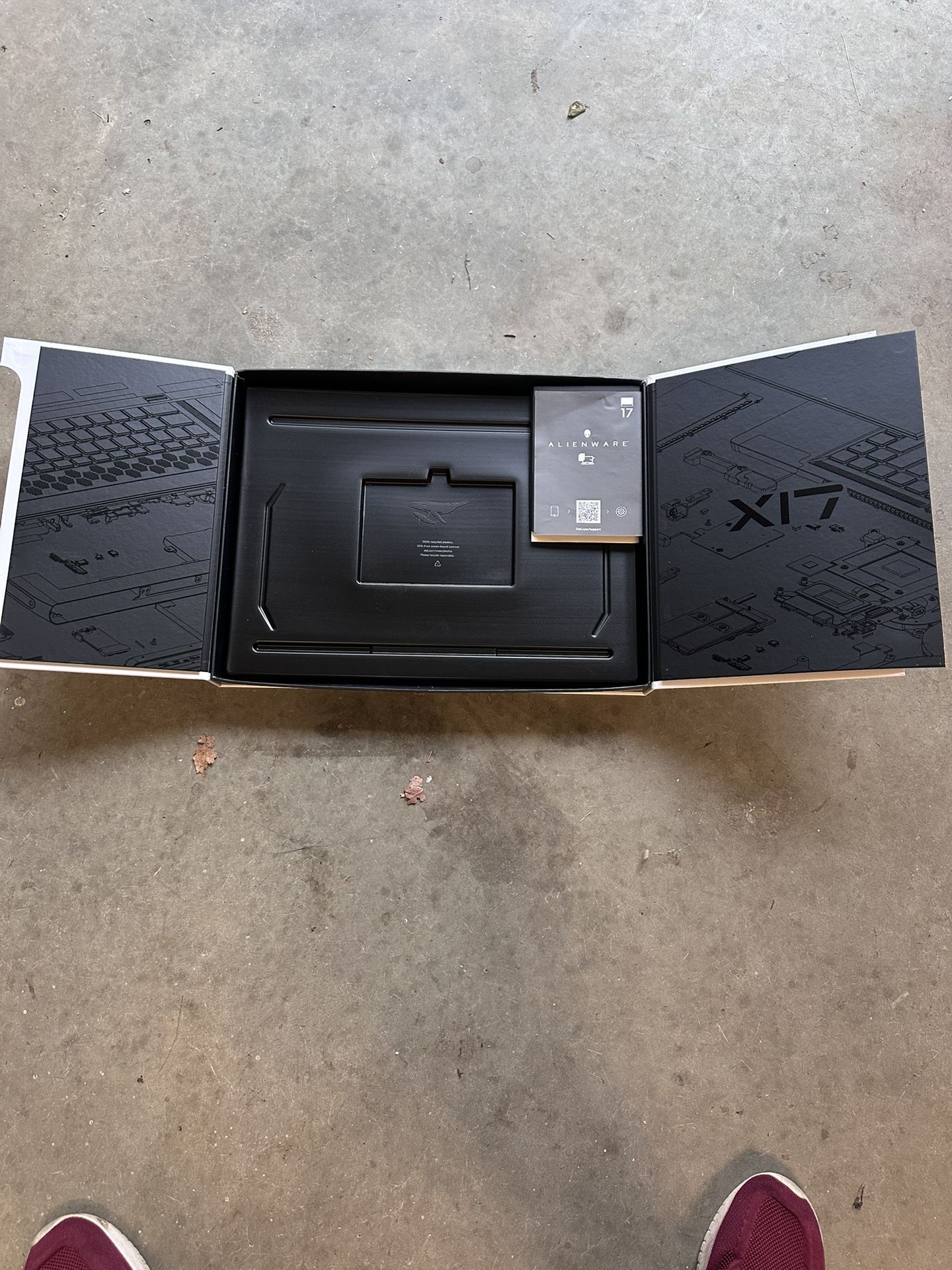 alienware 17” laptop box