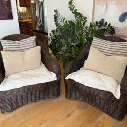 Cozy Oversized Wicker Chairs 