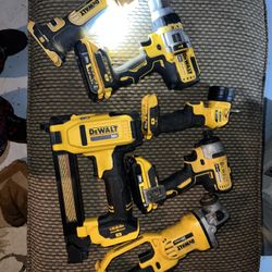 Dewalt tool bundle with 2 batteries