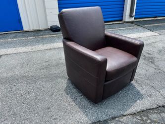 LAZYBOY LEATHER SWIVEL BASE GLIDING CHAIR