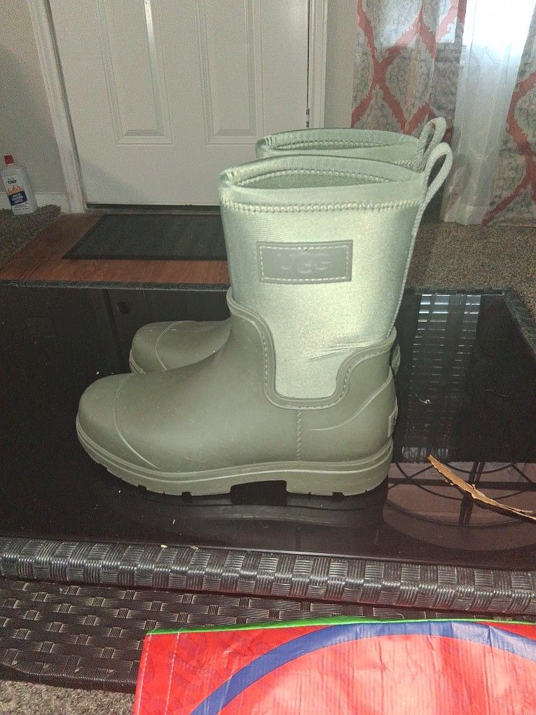 Woman's Droplet Mid Rainboots UGG size 8
