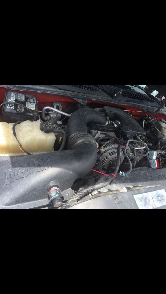 2005 GMC Sierra 2500 HD crew cab 4x4 duramax Allison parts truck parting out