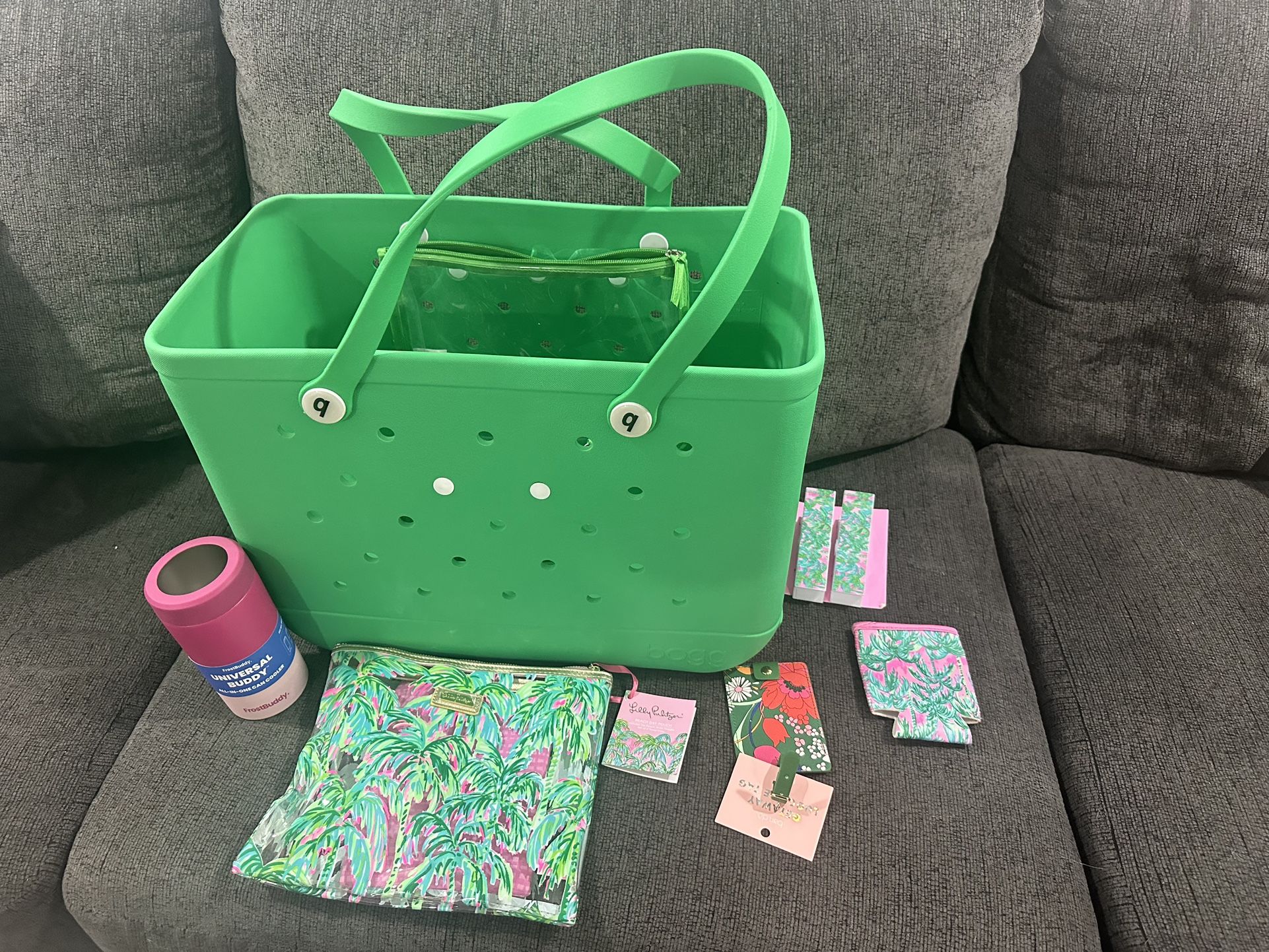 Like New Kelly Green Large Bogg Bag Plus NEW Accessories