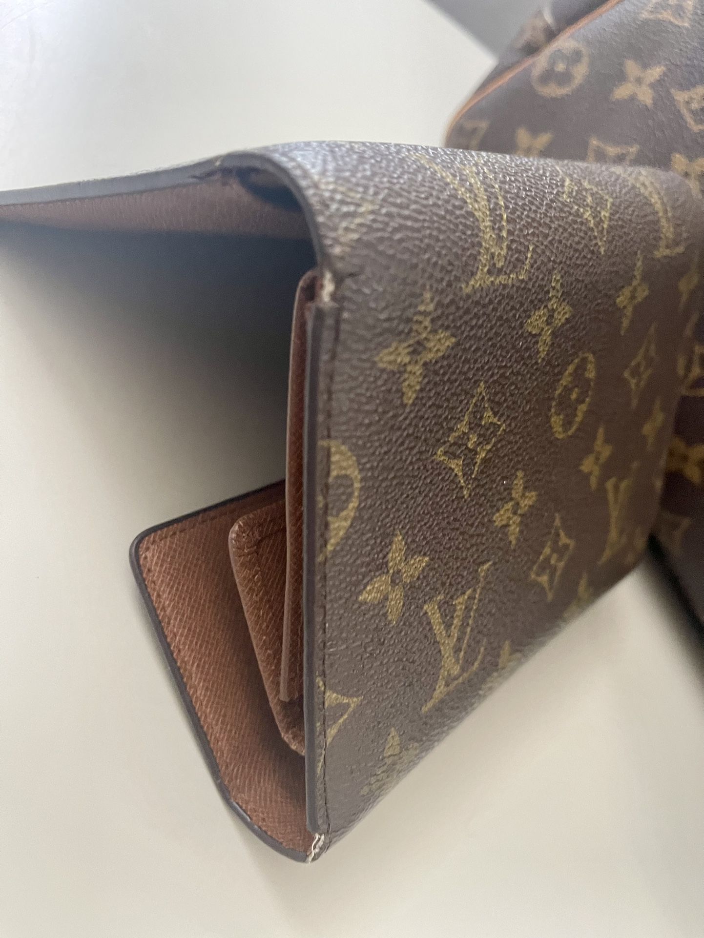 Authentic Louis Vuitton Handbag for Sale in Anaheim, CA - OfferUp