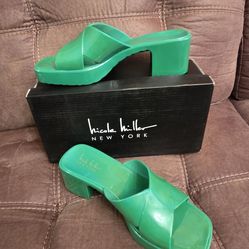 Nicole Miller Green Slide Size 7