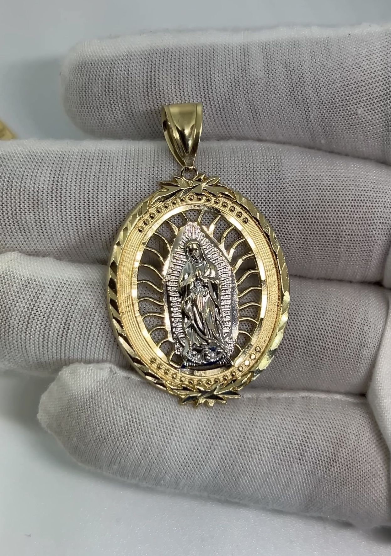14k Gold Pendant 