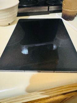 128gb iPad Pro 13in WiFi + cellular with case, Apple Pencil and keyboard