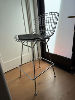 Wire Metal Bar Stool with Black Cushion-