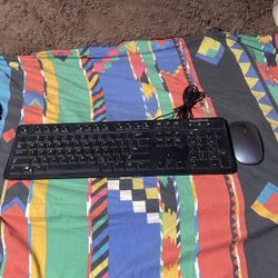 Insignia Keyboard And Wireless Mouse 