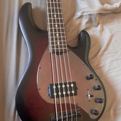 5-string Bass guitar 