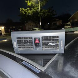 Glk center vents glk350