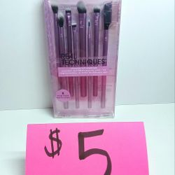 1 Real Techniques Brushes 