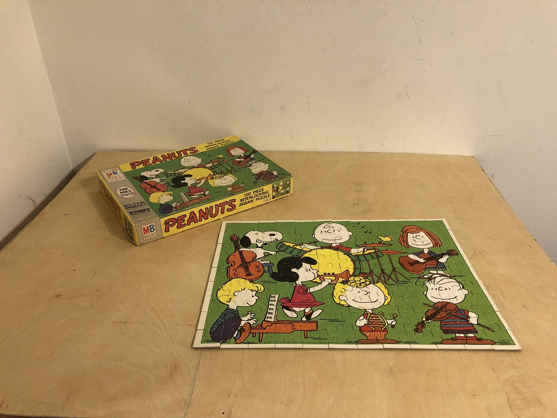 Vintage 1966 Milton Bradley Peanuts 100 Piece Jigsaw Puzzle #4382-2 Complete