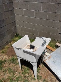 Used Laundry room Sink FREE