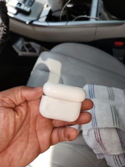 Apple AirPods Charging Case