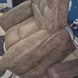 Like New Recliner Chair With Massage Heat And Help Standing