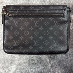Authentic Louis Vuitton District PM Crossbody