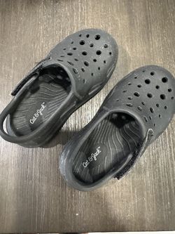 TODDLER CLOGS (SIZE 7)- $10
