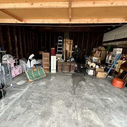 Garage Sale  Sunday 9/21 9-4pm (La Brea and 3rd)