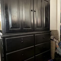 dresser with six drawers” 