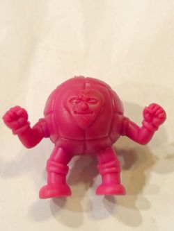 VINTAGE 1985 M.U.S.C.L.E. KINNIKUMAN . # 99 . THE MARI .