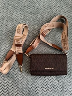 Mk purse /wallet /crossbody