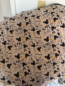 Mobey Mickey Mouse wrap