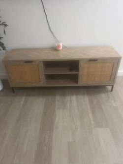 Tv stand