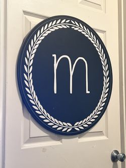 ‘M’ Door Sign