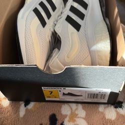 Adidas Women’s Size 7