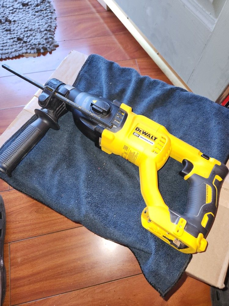 DEWALT 20V MAX SDS Plus 1" Rotary Hammer, Bare Tool Only (DCH133B) Firm Price/precio Firme๐