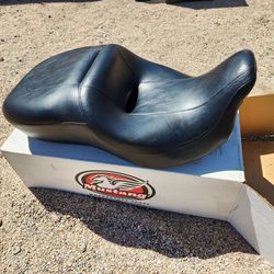 Harley Davidson Touring Seat 2008 Or Newer - Stock / Like New