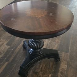 Side Table, 28" Round!SOLID WOOD