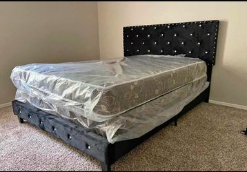 Button tufted bed frames| king queen full all sizes available!