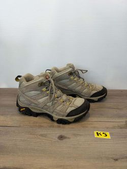 Merrell Moab 2 Mid Ventilator Women's Hiking Boots Size 8.5 Taupe